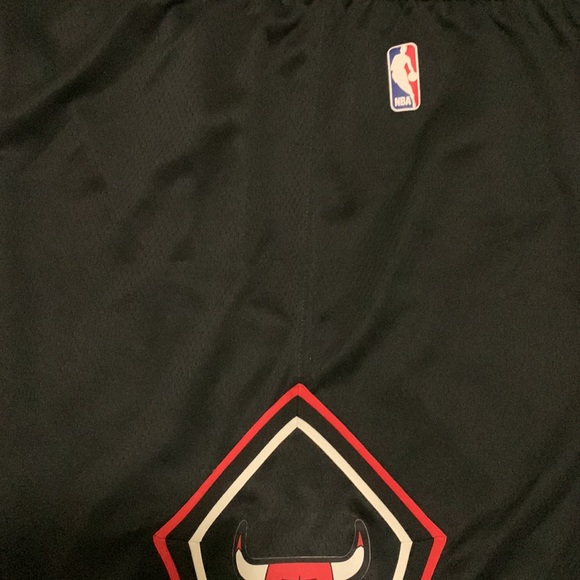 Nike Chicago Bulls 2018-2019 shorts - Picture 4 of 4